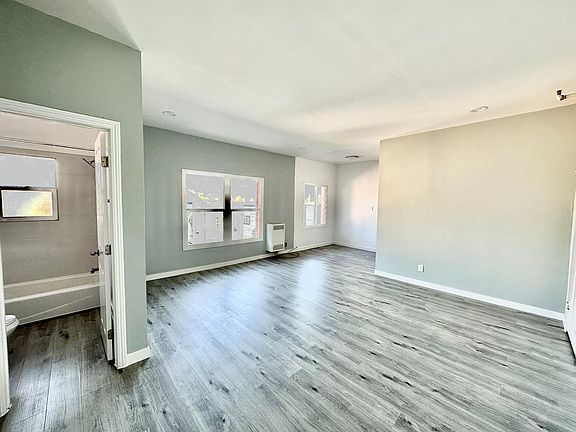 5th image of 648 N Hobart Blvd APT 33
