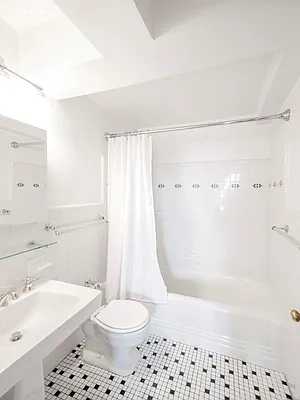 Rented by Sotheby's International Realty | media 14