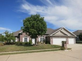 408 Parkwood Ct, Columbia, MO 65203