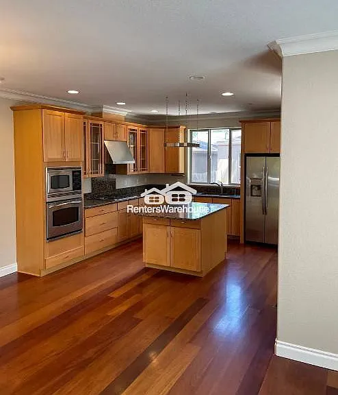 2070 S Pearl St — Photo 2