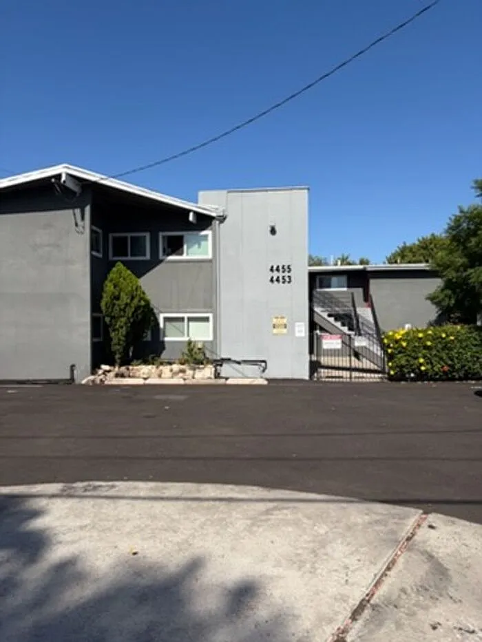 2 bed, 1.0 bath, $2,210 — Photo 1