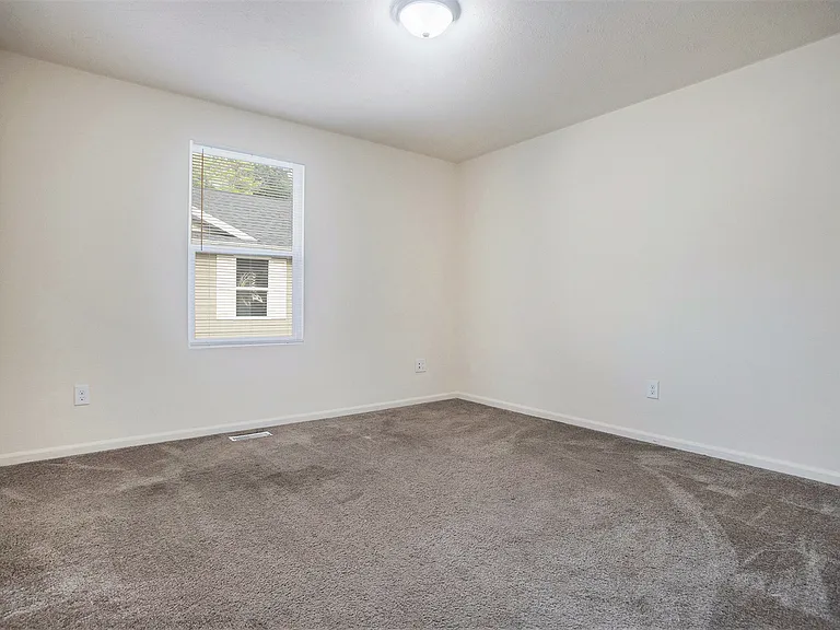 2625 Redwood Ave — Photo 13