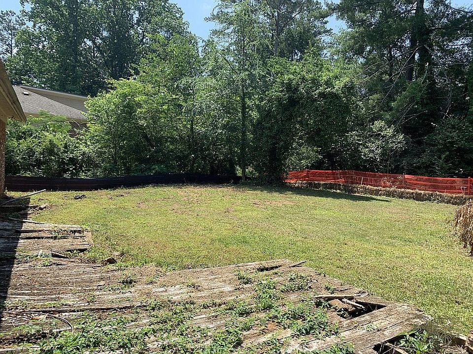 2nd image of 2327 Meadowvale Dr