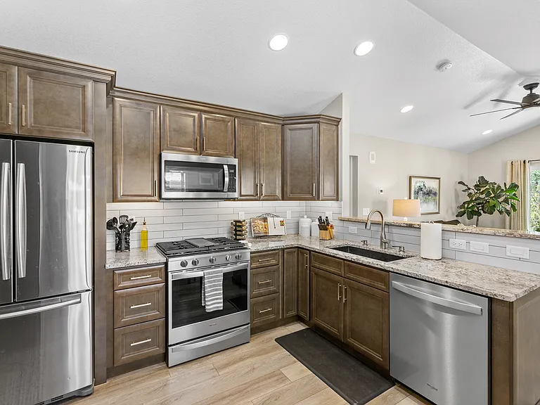 3175 Hamal Cir #B — Photo 11