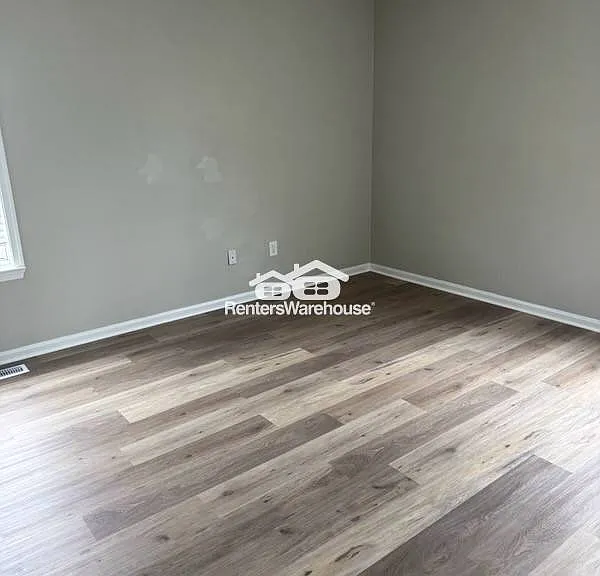 316 Oakwood Rd — Photo 9
