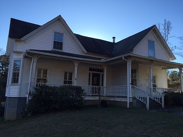 2nd image of 340 Lethe Rd