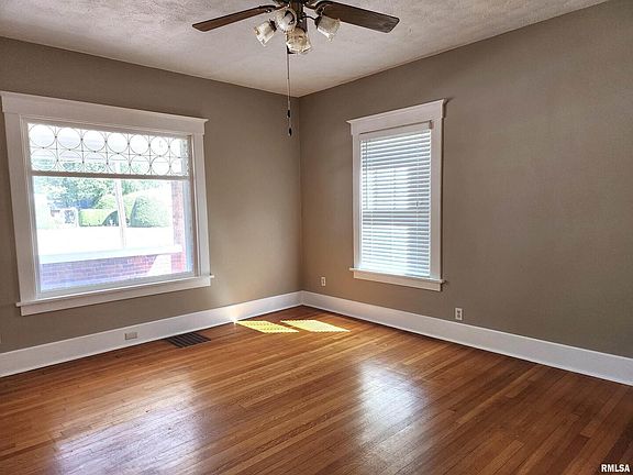4th image of 315 N Russell Ave