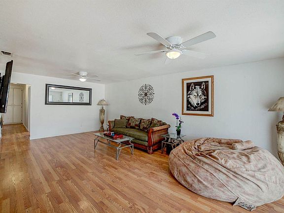 3rd image of 6237 Shenandoah Dr