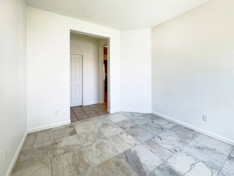 426 Paseo Roja Pl NE — Photo 9