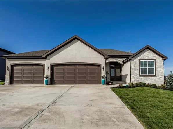 15475 W 172nd Ct, Olathe, KS 66062