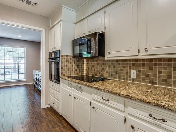 3rd image of 8016 Lifford St