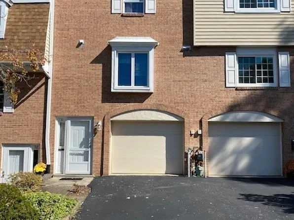 31 Oxford Ct, Pittsburgh, PA 15237