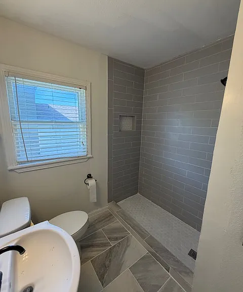 323 Natalen Ave — Photo 8
