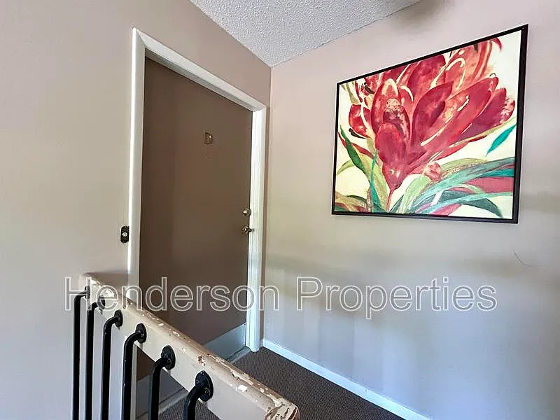 2 bed, 1.5 bath, 916 sqft, $1,495 — Photo 3