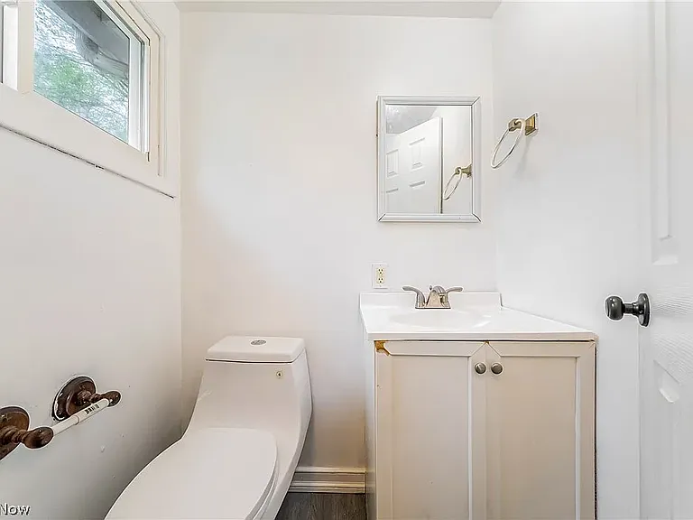 20180 Hillcrest Dr — Photo 8