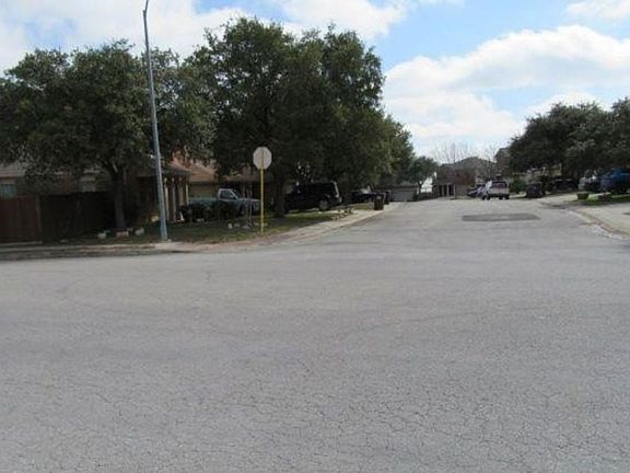 Exterior Neighborhood (street photo)