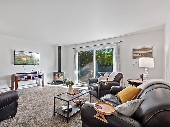 3rd image of 315 S Shoreline Dr Unit 3