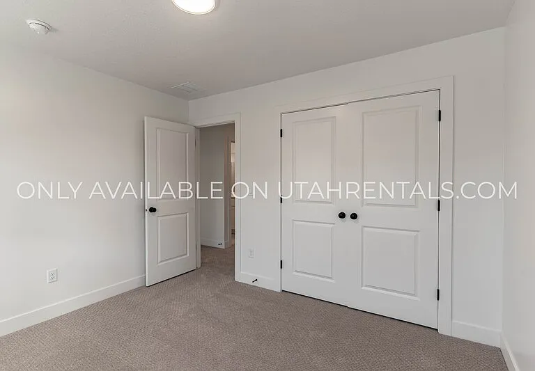 76 S Moonlit Rd — Photo 17