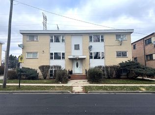 2116 Williamsburg Dr APT 201, Waukegan, IL 60085