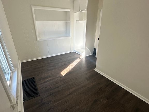3rd image of 154 W Washington St