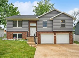 8855 Conrad Ave, East Dubuque, IL 61025