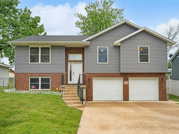 8855 Conrad Ave, East Dubuque, IL 61025