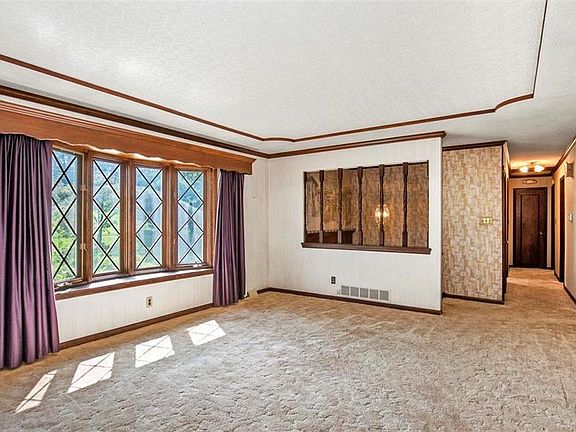 2nd image of 828 Sheidley Ave