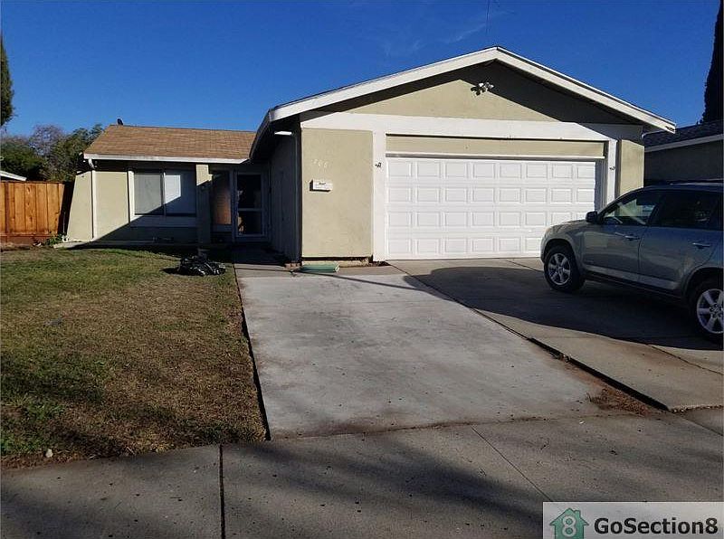 1st image of 306 Bromley Cross Dr