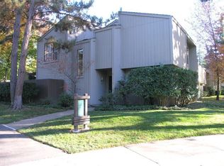 2 Adelphi Ct, Sacramento, CA 95825