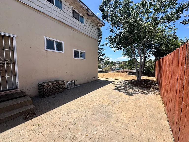 6150-52 Horton Dr — Photo 16