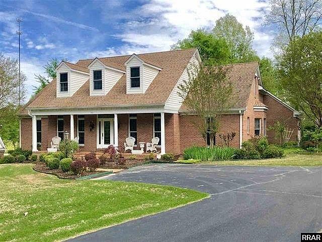1st image of 1445 Forest Dr