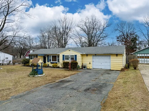 99 Corcoran Blvd, Springfield, MA 01118