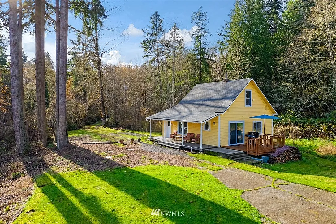 4728 Sleater Kinney Road NE photo 1