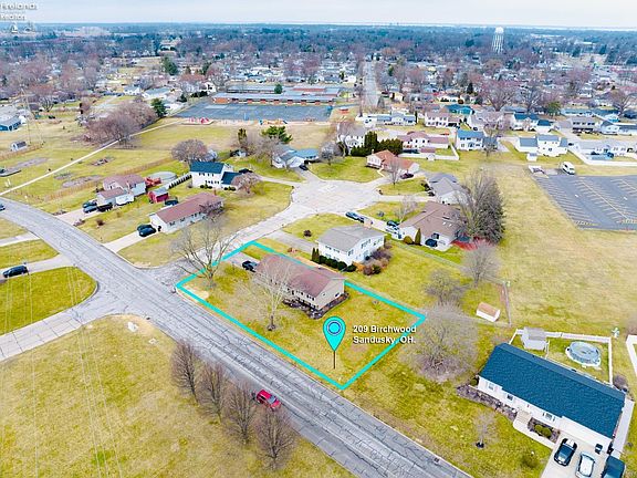 2nd image of 209 Birchwood Dr