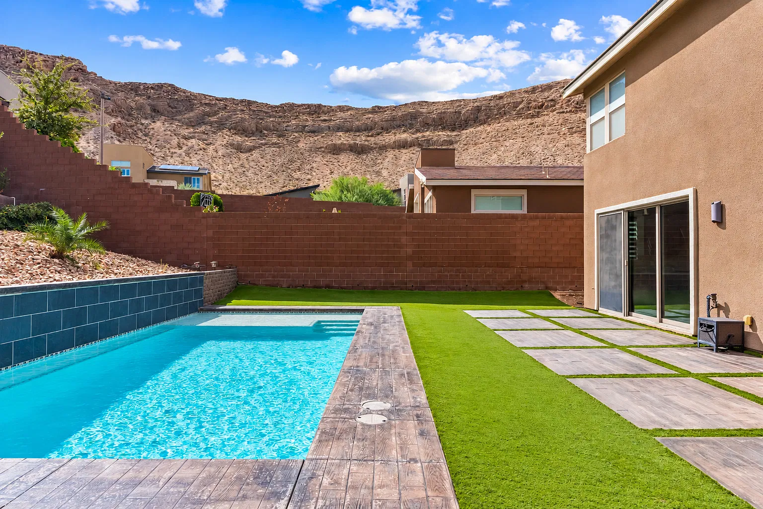 3 bed, 2.5 bath, 3201 sqft, $6,995 — Photo 1