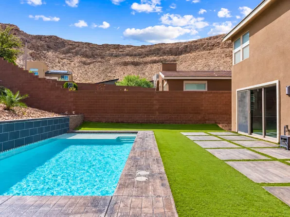 7098 Lagrange Point St, Las Vegas, NV 89148