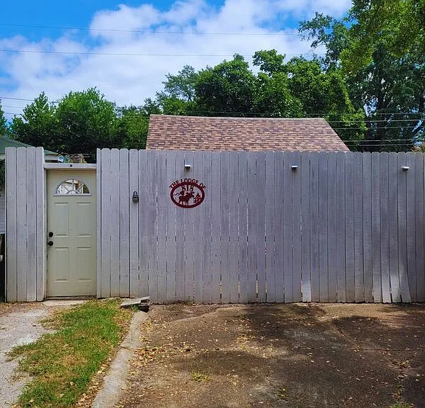 816 Charles Pl — Photo 17
