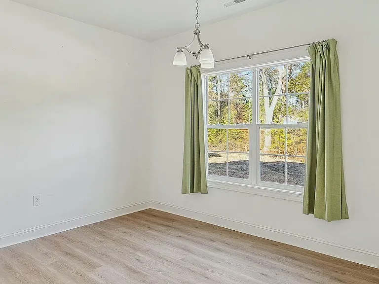 409 Kendall Dr — Photo 12