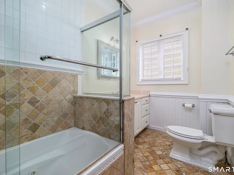18 Elm Tree Pl #1 — Photo 22