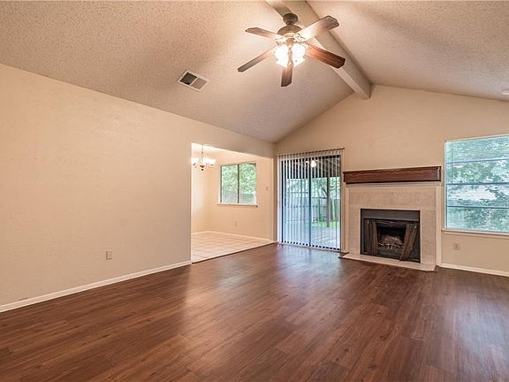 2nd image of 12221 Shropshire Blvd