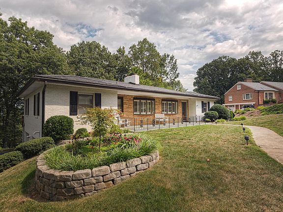 2nd image of 3462 Peakwood Dr SW