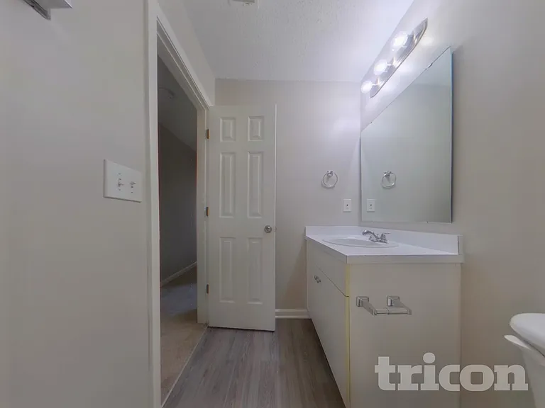 119 W Waverly Place Ct — Photo 16