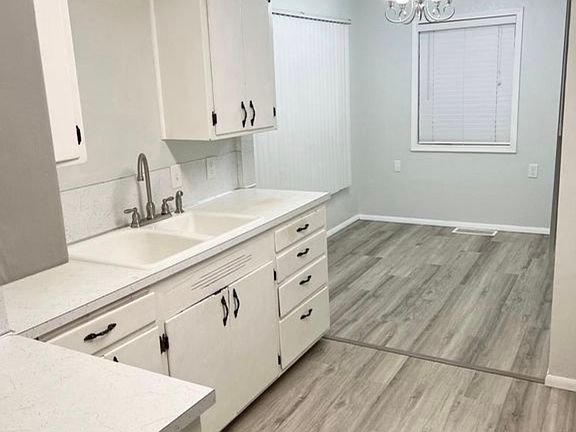 3rd image of 5627 N Elgin St