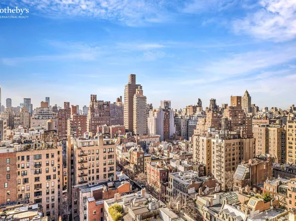 169 East 69th Street 19A image 2 of 12