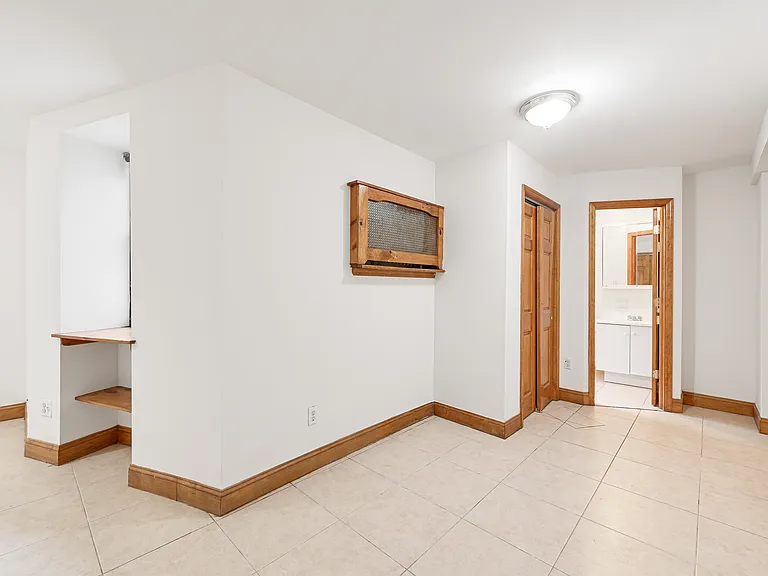 312 W 48th St #3 — Photo 11