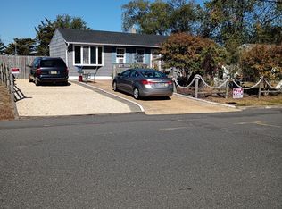 77 Lakeland Dr, Brick, NJ 08723