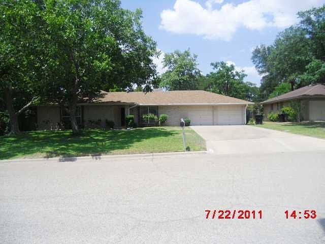 1st image of 3410 White Oak Dr