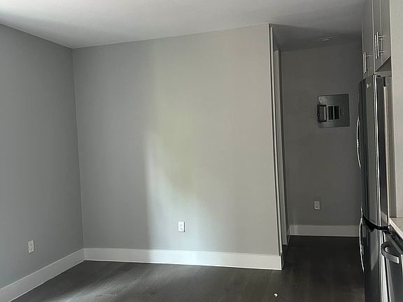 2nd image of 234 E 116th St APT 20