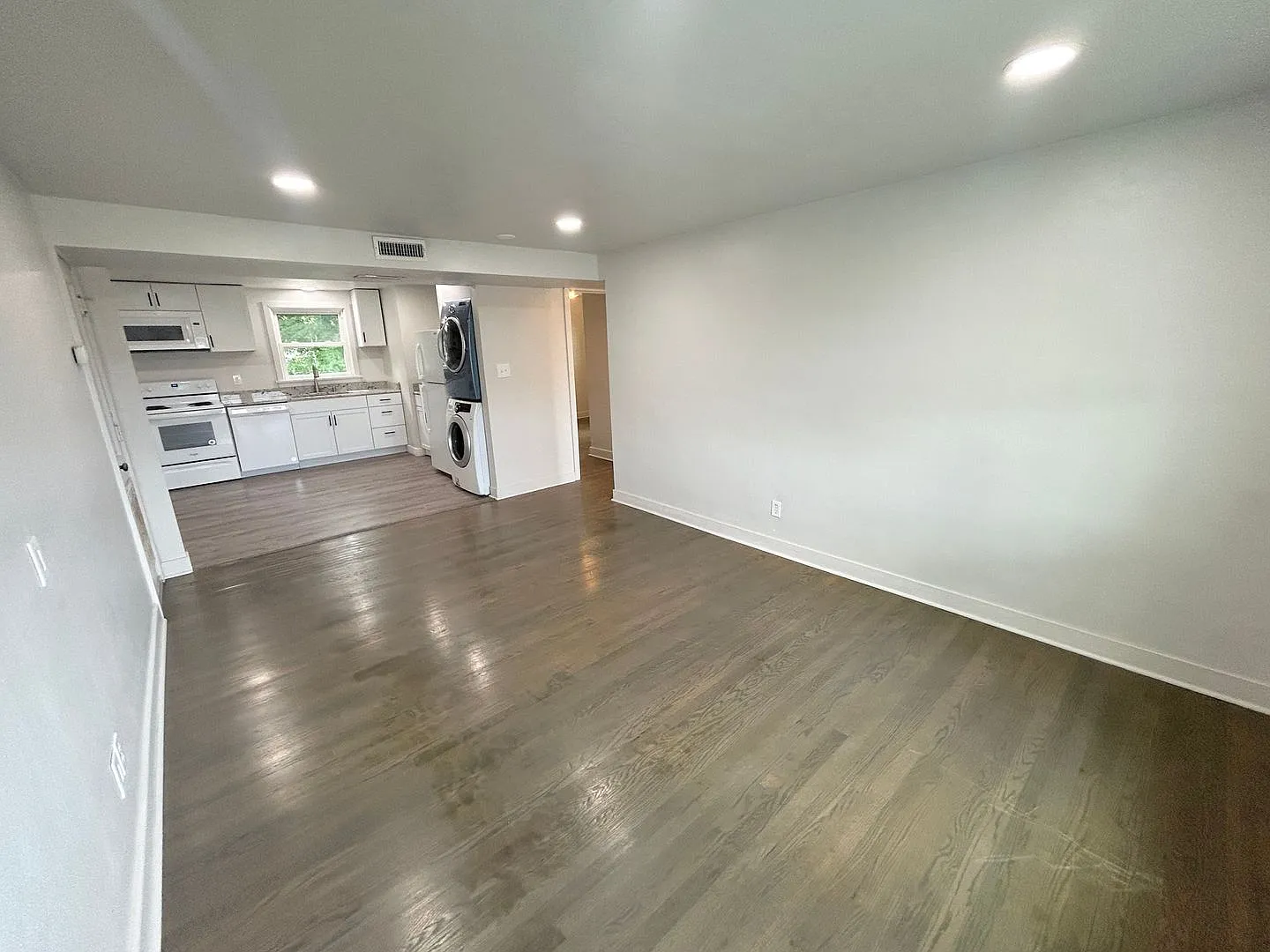 200 Eheart St SE — Photo 1