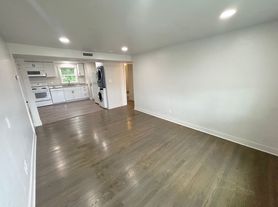 200 Eheart St SE